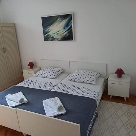 Studio Darija For 2 Persons S Terasom Wi-Fi & Parking Apartment Makarska Ngoại thất bức ảnh